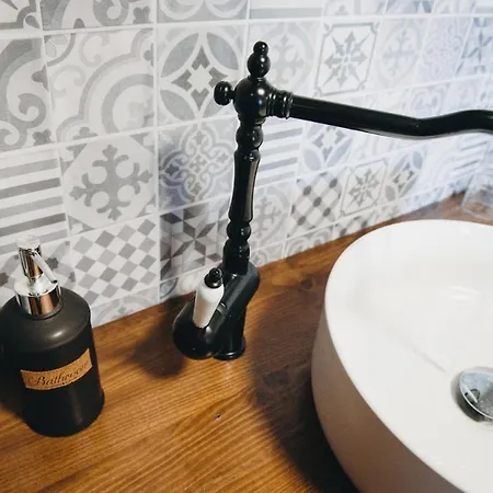 Couette-café Au Charme D'antan 3*