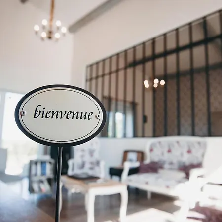 Couette-café Au Charme D'antan 3*