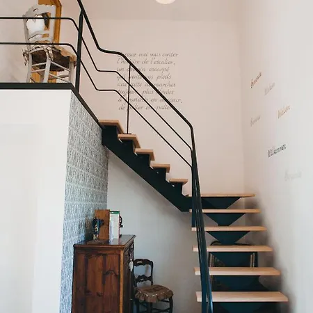 Au Charme D'antan 3* Féron