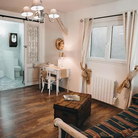 Au Charme D'antan Couette-café 3*