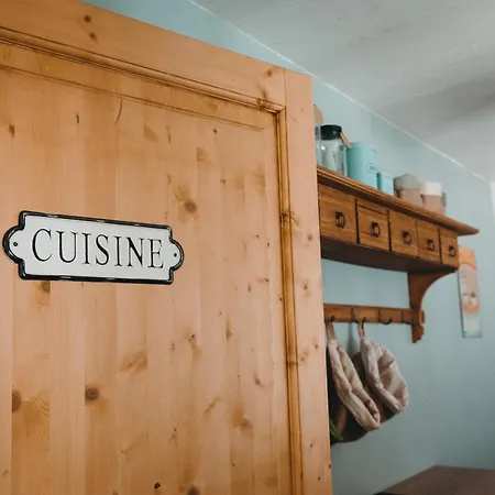 Au Charme D'antan Couette-café Féron