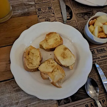 Au Charme D'antan Féron