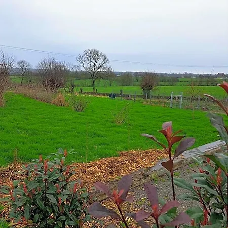 Au Charme D'antan 3* Féron