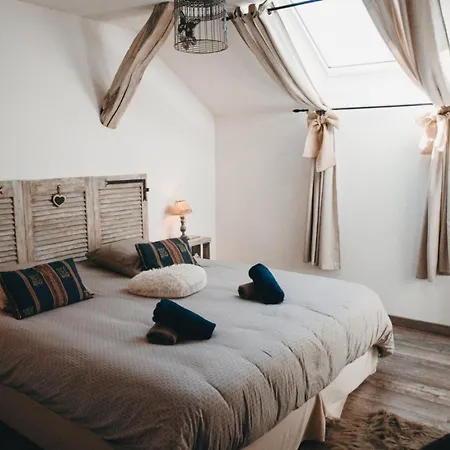 D'hotes Au Charme D'antan Bed & Breakfast 3*