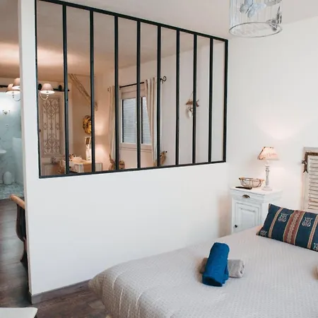 D'hotes Au Charme D'antan Bed & Breakfast Féron