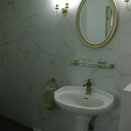 D'hotes Au Charme D'antan Bed & Breakfast